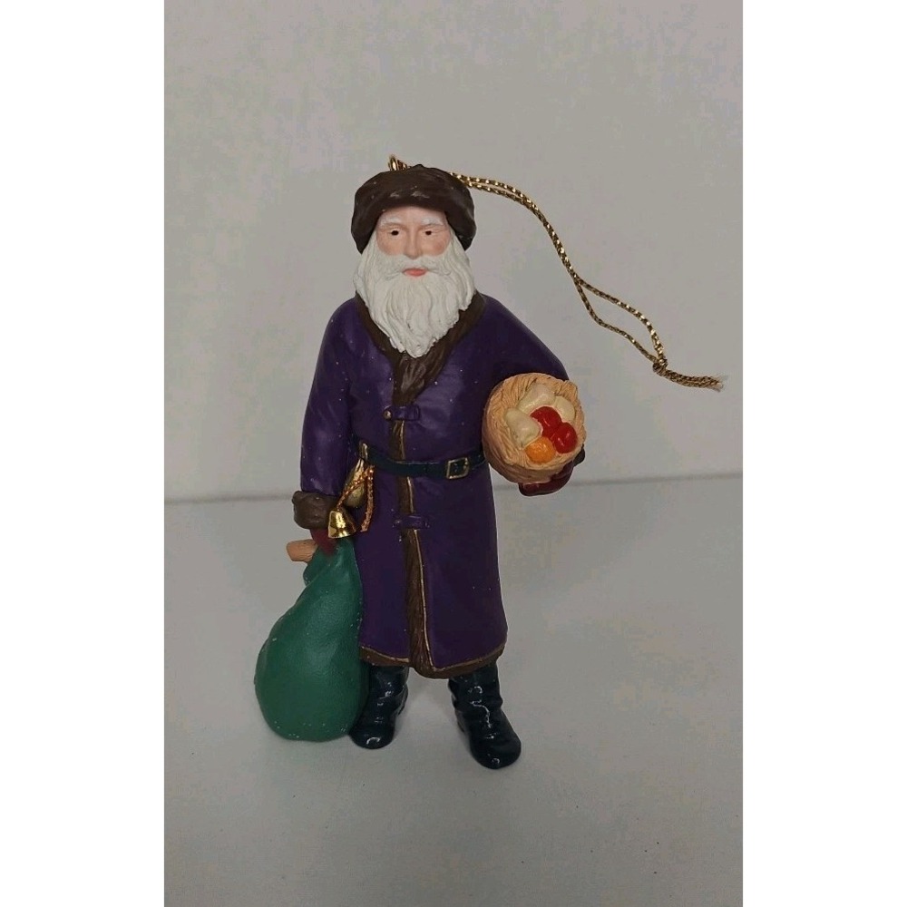 1995 Hallmark Cards Inc. Santa Claus In purple Coat & Green Bag‎ Of Toys Vintage